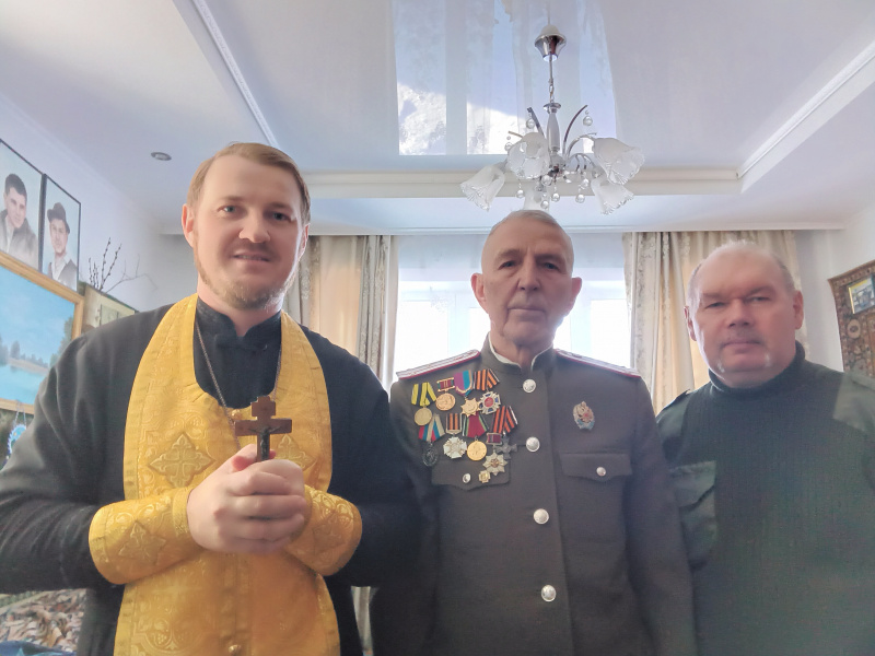  В Бийской епархии казаки-старейшины причастились святых Христовых Таин