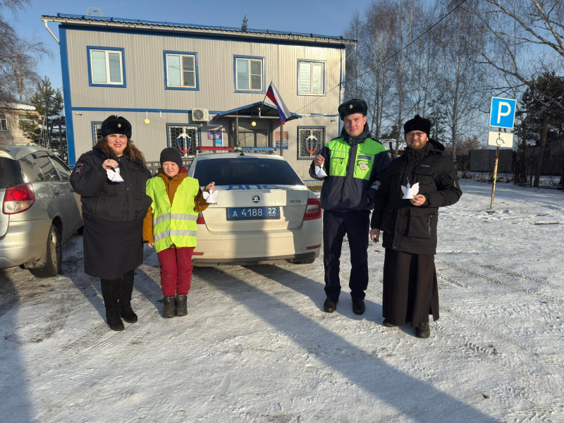 Благочинный Красногорского округа принял участие в акции, посвященной Дню памяти жертв ДТП