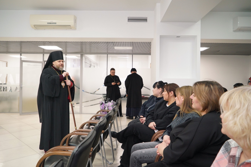 В пятницу Светлой седмицы епископ Серафим посетил ООО «Бочкарёвский пивоваренный завод» и поздравил коллектив предприятия с праздником Пасхи