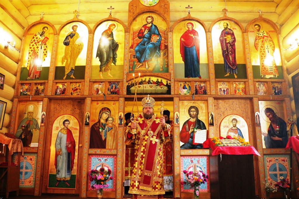 Епископ Серафим совершил Божественную литургию в Иоанно-Предтеченском храме села Солоновка