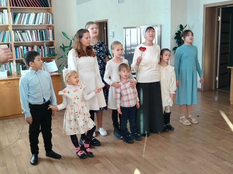 Детская воскресная школа Успенского кафедрального собора праздновала День матери