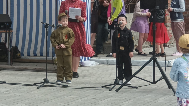 На территории храма Казанской иконы Божией Матери города Бийска прошло праздничное мероприятие, посвященное 80-летию Великой Победы 