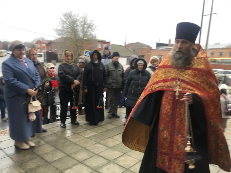 В День памяти жертв политических репрессий руководитель отдела по взаимодействию с вооруженными силами и правоохранительными органами  совершил молитвенное поминовение безвинно пострадавших православных христиан