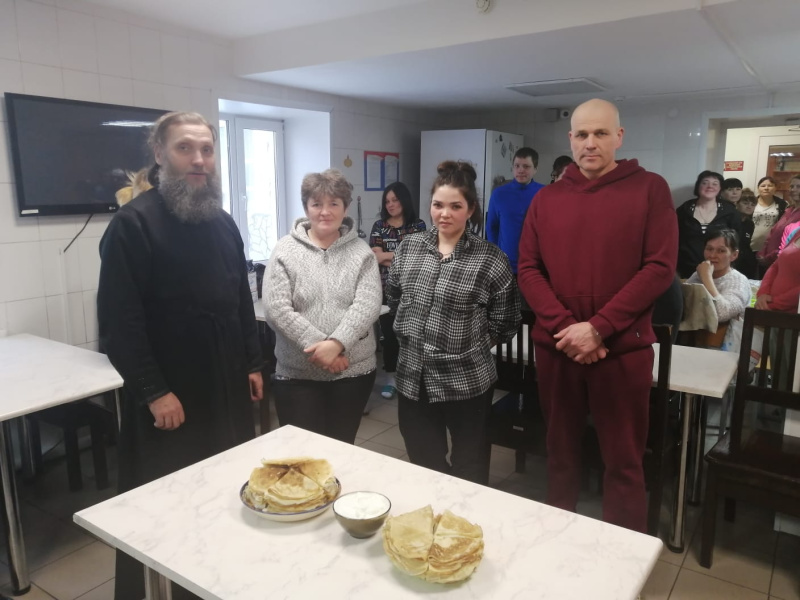 Помощник благочинного города Бийска по тюремному служению принял участие в акции «Масленица с блинами» 