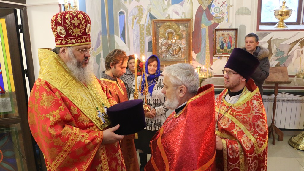 Епископ Серапион совершил Божественную литургию в храме святого равноапостольного князя Владимира села Нижнекаянча Алтайского района