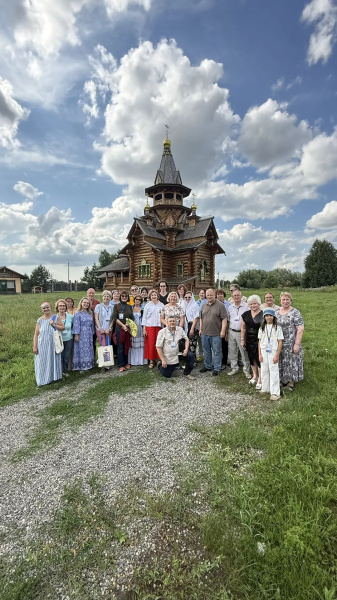 В храме святителя Николая Чудотворца села Новотырышкино прошла экскурсия для участников научно-практической конференции  