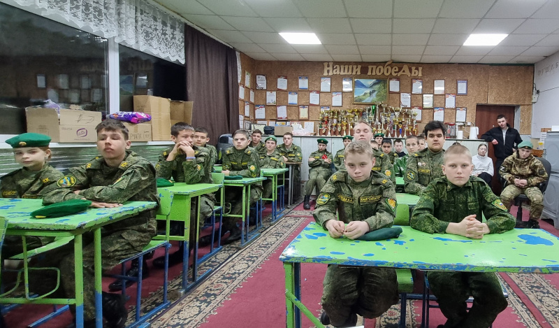 Настоятель храма Покрова Пресвятой Богородицы села Алтайское провел урок-беседу в клубе Юных друзей пограничников «Силагор»