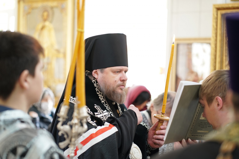 В среду первой седмицы Великого поста Преосвященный Серафим совершил повечерие с чтением Великого канона прп. Андрея Критского 