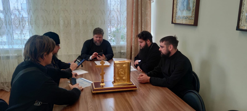Епископ Серафим провел рабочее совещание по вопросу строительства храма в селе Старая Чемровка 
