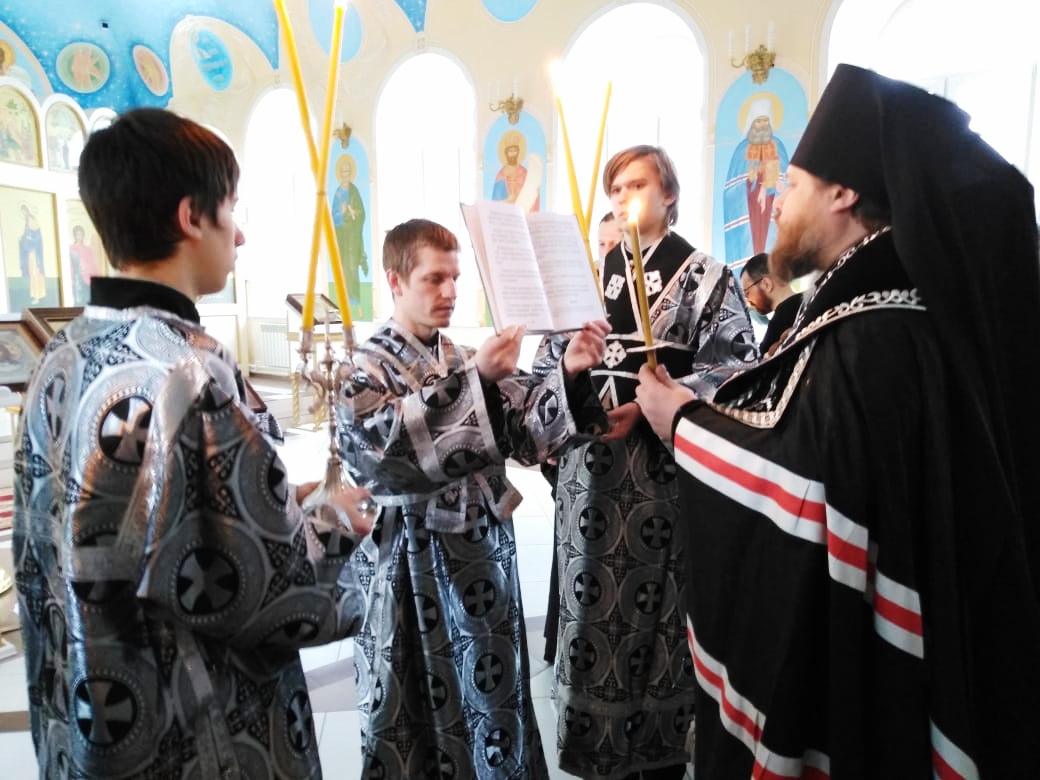 Епископ Серафим совершил чтение Великого канона преподобного Андрея Критского в храме Иоанна Богослова Бийской православной школы