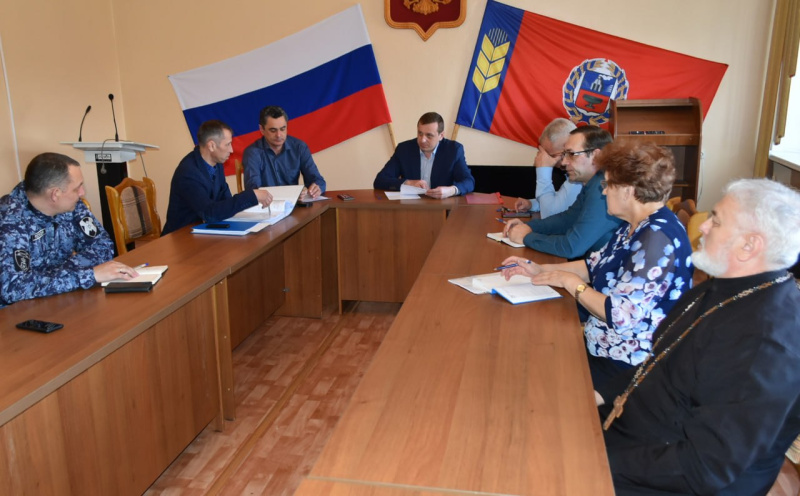 Благочинный Алтайского округа принял участие в заседании антитеррористической комиссии