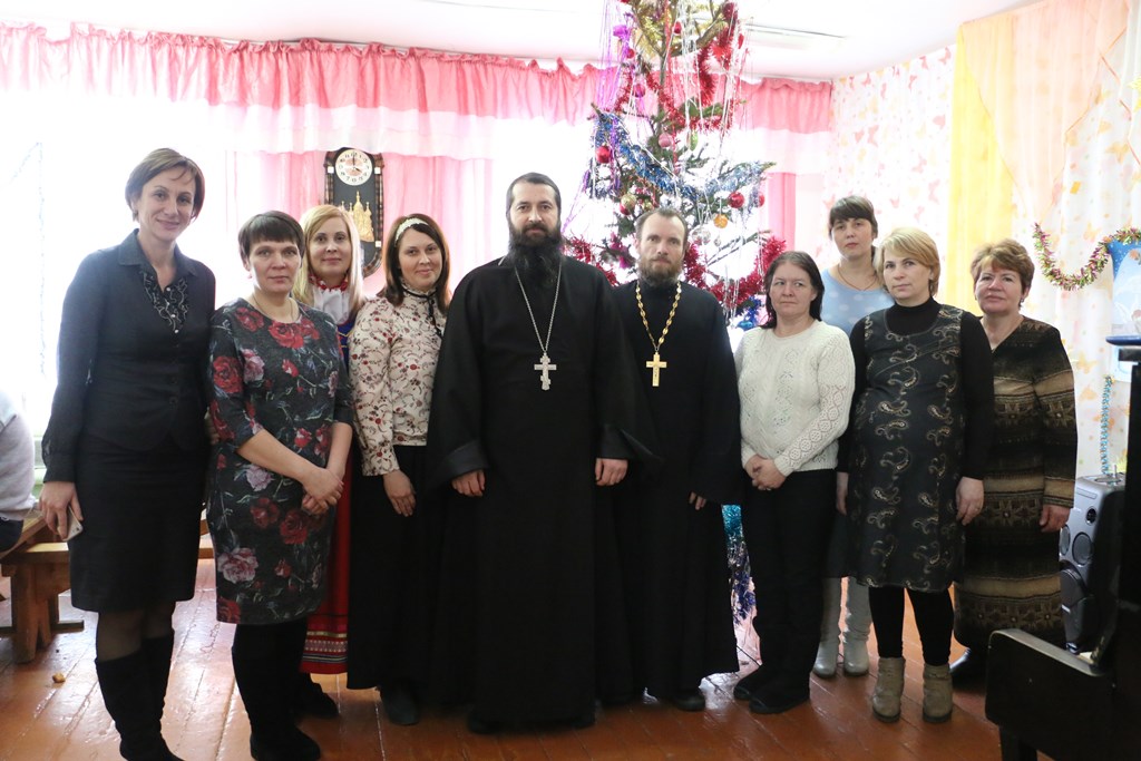 В храме Сретения Господня города Бийска прошло мероприятие, посвященное многодетным семьям