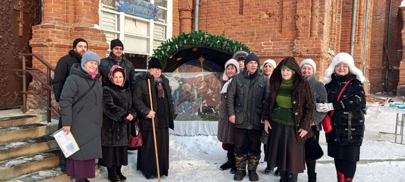 На территории храма Казанской иконы Божией Матери города Бийска состоялось открытие Рождественского вертепа 