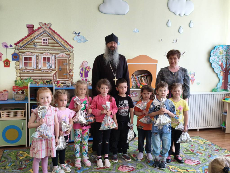 В селе Смоленское прошло награждение участников детского епархиального конкурса «Пасхальный сувенир»
