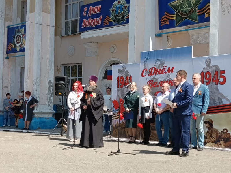 В дни празднования 81-й годовщины Великой Победы руководитель отдела по взаимодействию с вооруженными силами и правоохранительными органами принял участие в ряде мероприятий, а также совершил богослужения и провел тематические занятия