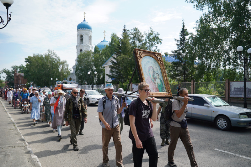 Начался крестный ход «Бийск – Коробейниково»