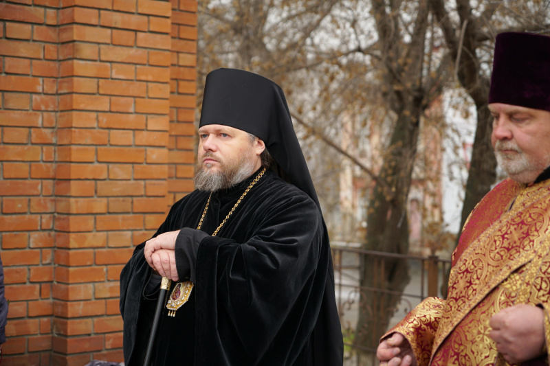 Епископ Серафим совершил литию в День памяти жертв политических репрессий