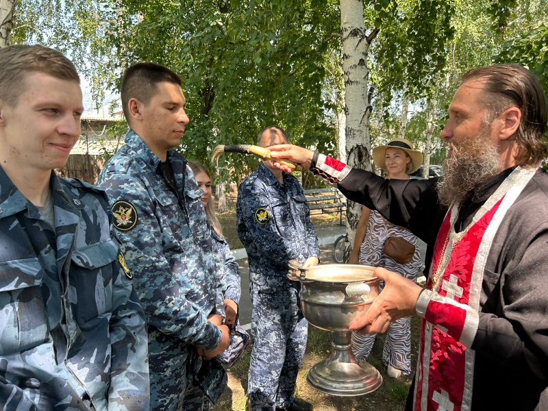 Помощник благочинного города Бийска по тюремному служению совершил молебен в ФКУ СИЗО №2