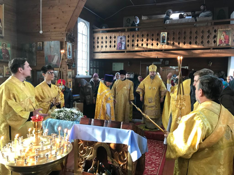 Епископ Серафим совершил Литургию в храме  Смоленской иконы Божией Матери села Смоленское