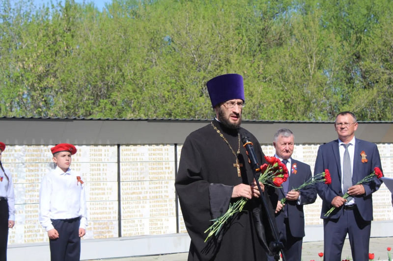 Настоятель храма Покрова Пресвятой Богородицы села Целинное принял участие в праздновании Дня Победы в селе Целинном 