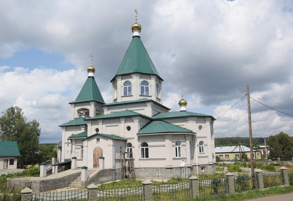 Храм Святой Троицы села Троицкое Троицкого района