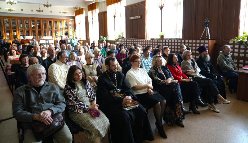 Представители Бийской епархии приняли участие в торжественном вечере, посвящённом 125-летию Центральной городской библиотеки