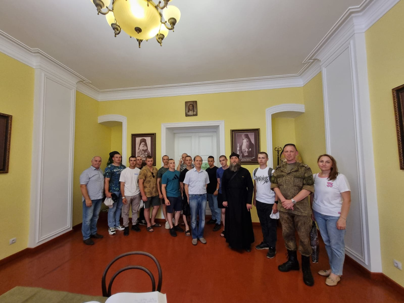 Руководитель отдела по взаимодействию с вооружёнными силами и правоохранительными органами организовал для военнослужащих экскурсию в Музей истории Алтайской духовной миссии