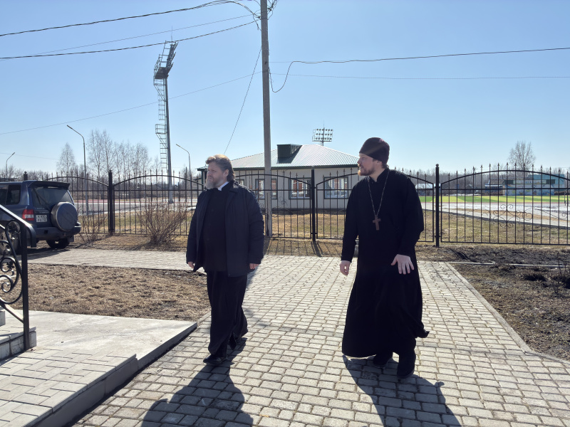 Епископ Серафим посетил с рабочим визитом село Петропавловское