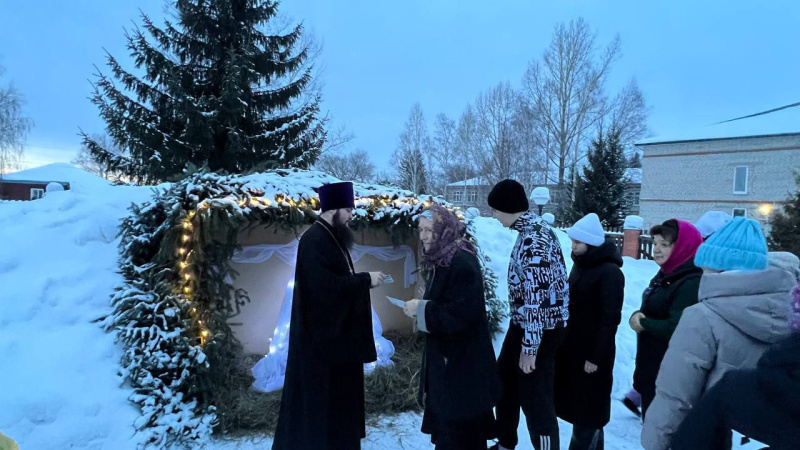 На территории храма Богоявления Господня села Соколово состоялось открытие Рождественского вертепа