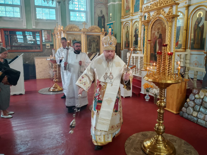 Накануне праздника Рождества Иоанна Предтечи епископ Серафим совершил всенощное бдение в Успенском кафедральном соборе