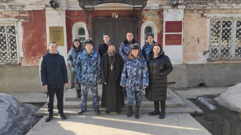 Помощник благочинного города Бийска по тюремному служению совершил молебен о сотрудниках Уголовно-исполнительной системы 