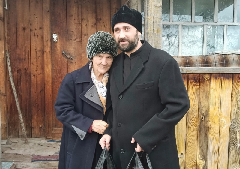 Настоятель храма святой мученицы Татианы села Новотырышкино поздравил прихожан с праздником Казанской иконы Божией Матери и Днём народного единства 