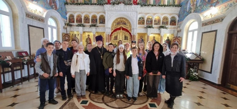 В храме Покрова Пресвятой Богородицы села Алтайское прошла экскурсия для школьников 