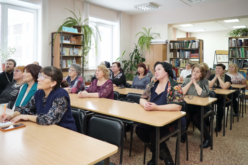 Сотрудники ОРОиК, ОВЦО и СМИ Бийской епархии провели семинар в Центральной библиотеке Петропавловского района 