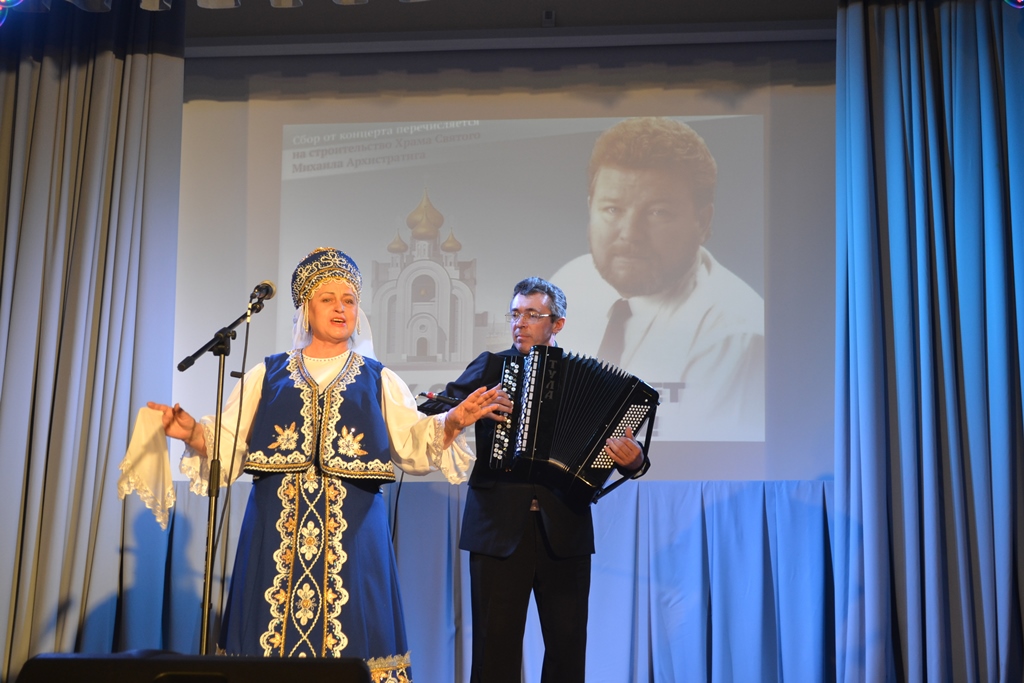 В поселке Верх-Обский состоялся благотворительный концерт, направленный на сбор средств на строительство храма