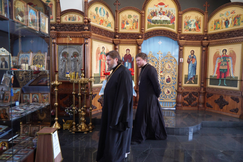 Епископ Серафим посетил с рабочим визитом храм в селе Петропавловское