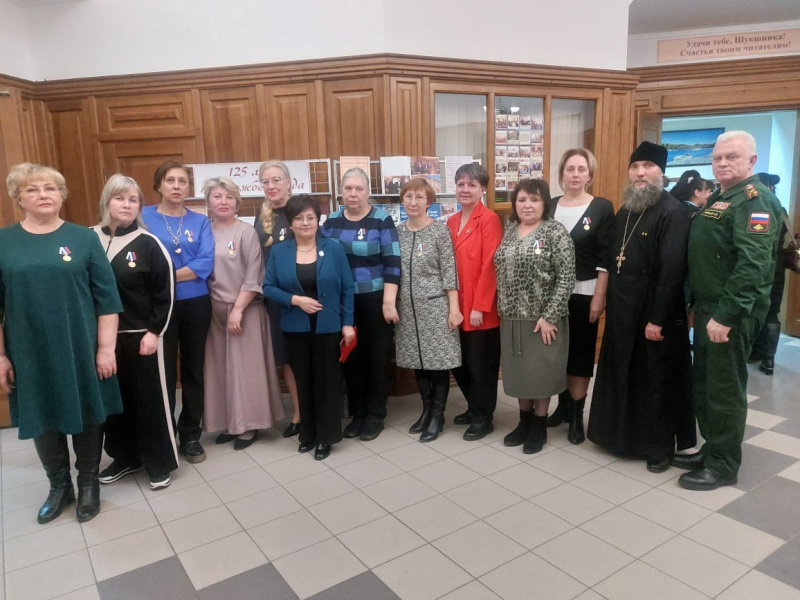 В рамках чествования Дня матери руководитель отдела по взаимодействию с вооруженными силами и правоохранительными органами провел ряд мероприятий и встреч 