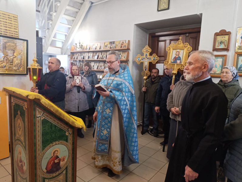 Празднование иконы Божией Матери «Казанская» и Дня народного единства в храме святителя Николая Чудотворца села Солонешное 