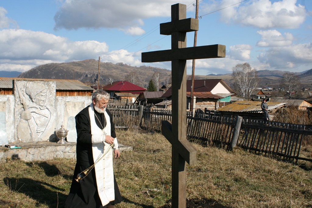 В селе Куяган на месте захоронения убиенных установлен и освящен памятный поклонный крест