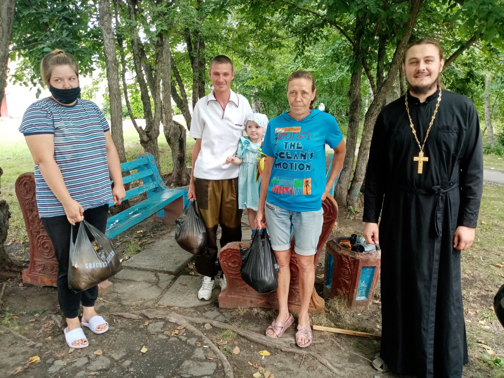 В храме святителя Димитрия Ростовского села Енисейское оказали благотворительную помощь нуждающимся