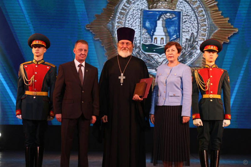 Митрополит Сергий посетил торжественное мероприятие «Барнаул — город талантливых и сильных людей»