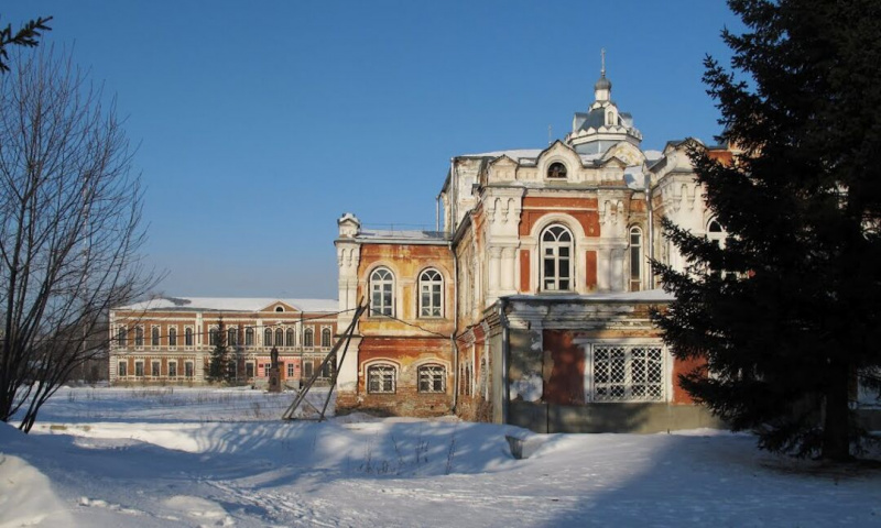В Бийском архиерейском подворье открылась выставка в рамках проекта «Будь славен град, Петром рождённый»