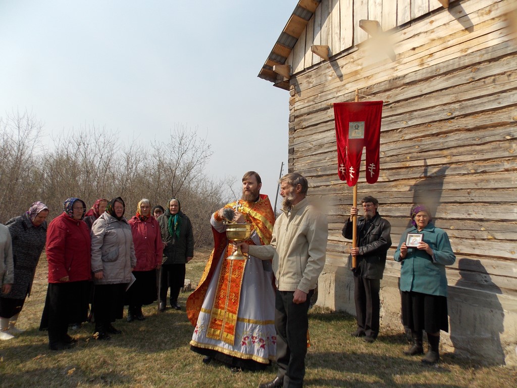 Первая Божественная литургия в строящемся храме Архистратига Михаила в селе Белое