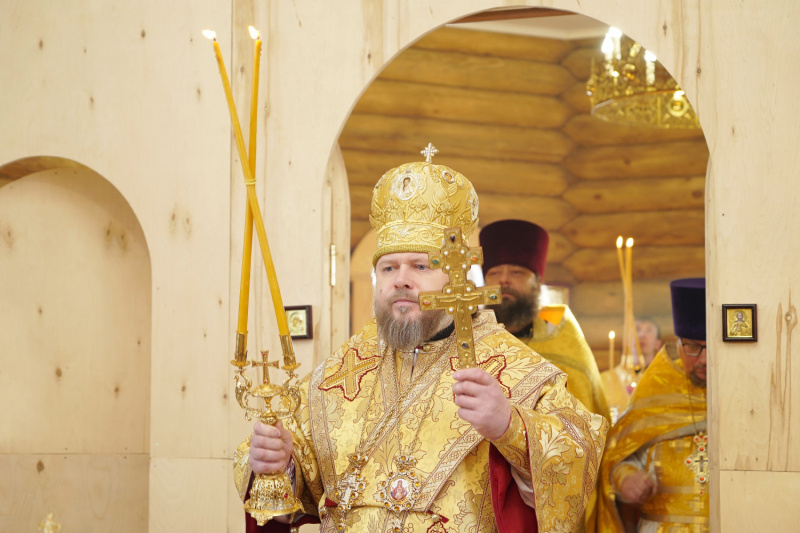 Архиерейское богослужение в храме Трех Святителей села Шульгин Лог