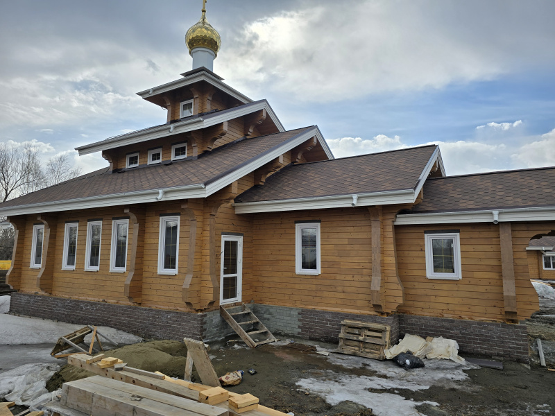 Епископ Серафим посетил с рабочим визитом строящийся храм великомученика и целителя Пантелеимона города Бийска 