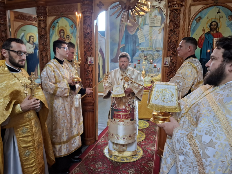 В Неделю 10-ю по Пятидесятнице епископ Серафим совершил Божественную литургию в храме Покрова Пресвятой Богородицы села Целинное