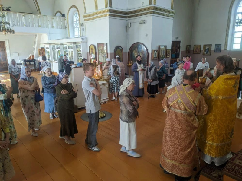 В храме Казанской иконы Божией Матери города Бийска прошло празднование в память Крещения Руси 