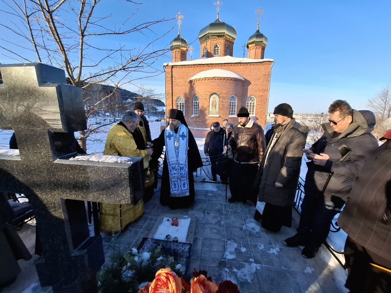 Епископ Серафим совершил панихиду по протоиерею Сергию Ходаковскому