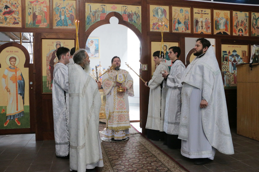 Епископ Серафим совершил Божественную литургию в Лазареву субботу 