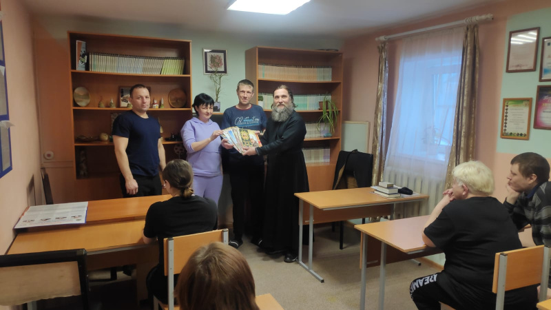 Помощник благочинного города Бийска по тюремному служению провёл мероприятия, посвященные Дню православной книги 